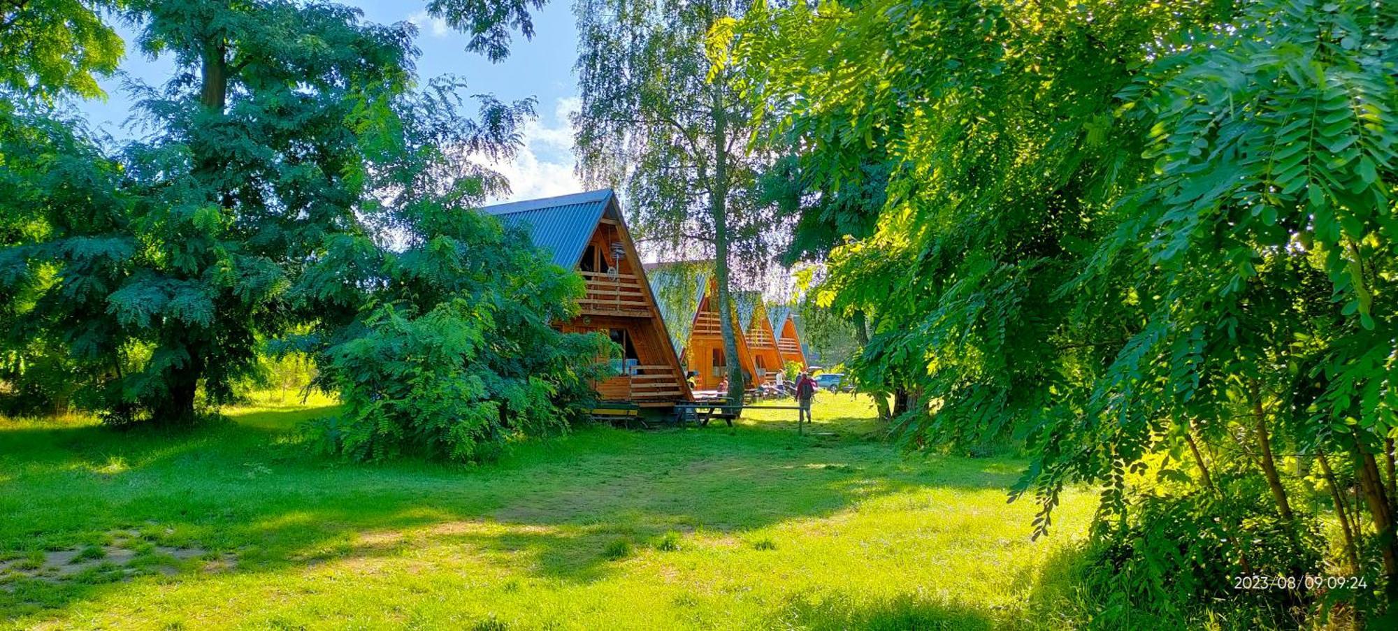 Domki Nad Jeziorem I Pod Lasem Villa Zdbice Buitenkant foto