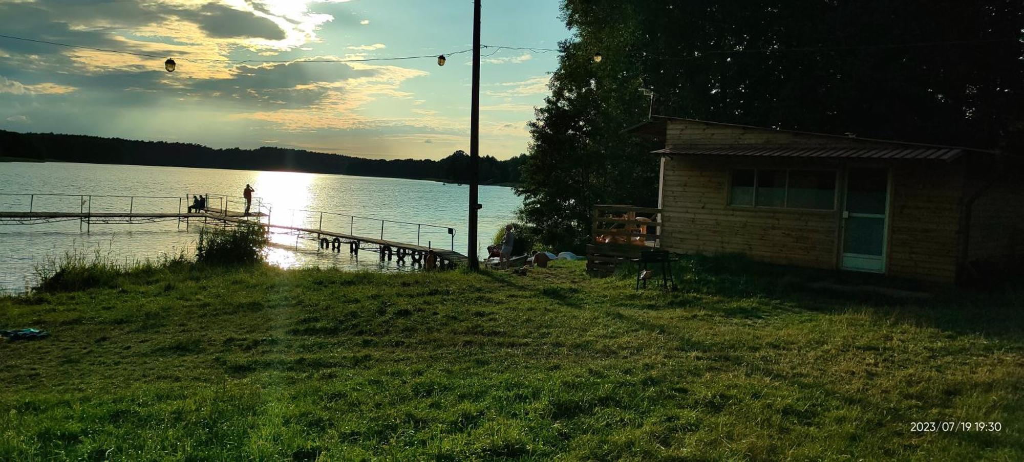 Domki Nad Jeziorem I Pod Lasem Villa Zdbice Buitenkant foto